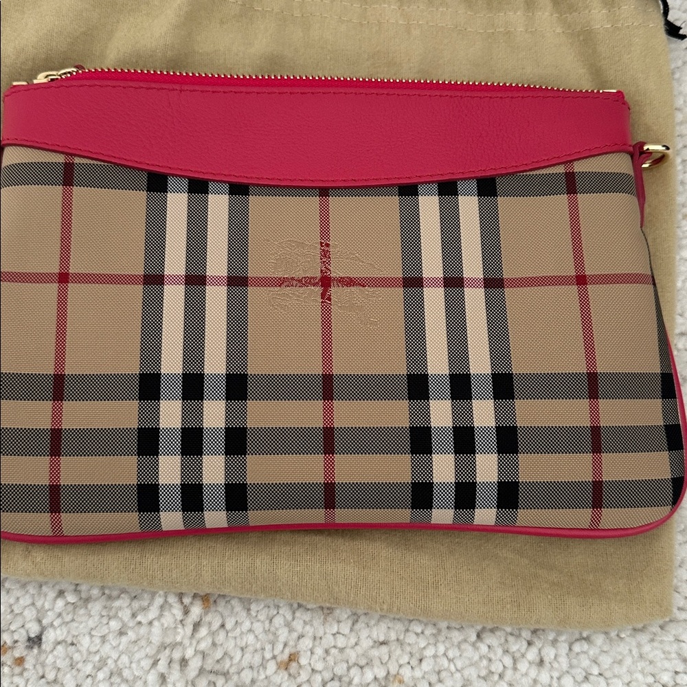 Authentic Burberry Beige Crossbody with Pink Bow Trim - Picture 4 of 13